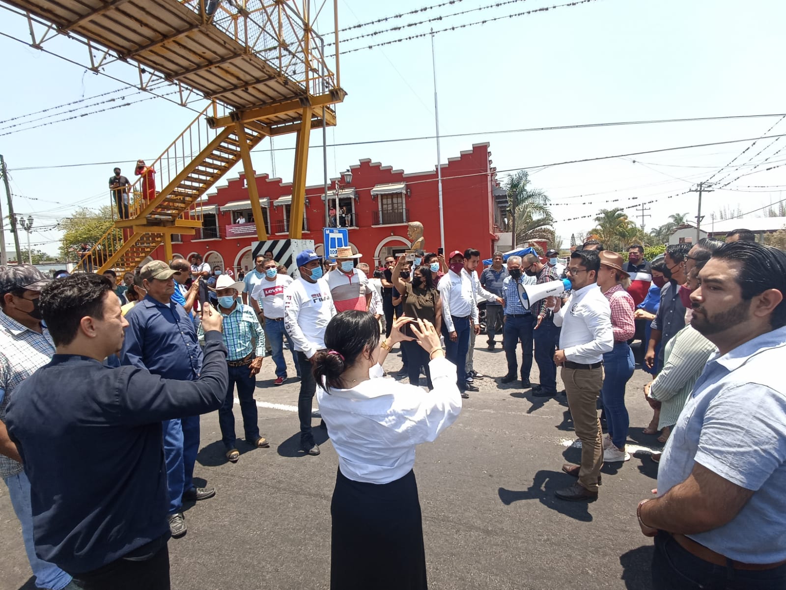 Acusan a Casas Carpín de perforar pozos de agua | La Jornada Veracruz